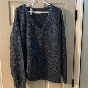 Cozy V-Neck Sweater in Dark Blue